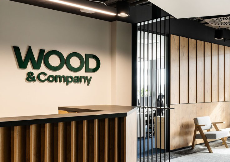 <p>Aktiva WOOD &amp; Company Office podfondu nově dopln&iacute; v&nbsp;pořad&iacute; už des&aacute;t&aacute; kancel&aacute;řsk&aacute; budova. Jedn&aacute; se o sm&iacute;chovsk&yacute; Green Point, kter&yacute; WOOD &amp; Company z&iacute;sk&aacute;v&aacute; od společnosti Ronaldsay B.V. Osmipatrov&aacute; modern&iacute; budova nab&iacute;z&iacute; 7,5 tis&iacute;ce metrů čtverečn&iacute;ch pronaj&iacute;mateln&eacute; kancel&aacute;řsk&eacute; plochy. Green Point se st&aacute;v&aacute; třet&iacute; pražskou kancel&aacute;řskou nemovitost&iacute; v&nbsp;držen&iacute; WOOD &amp; Company Office podfondu. Ten od sv&eacute;ho založen&iacute; v&nbsp;roce 2017 přin&aacute;&scaron;&iacute; investorům průměrn&yacute; ročn&iacute; v&yacute;nos 11,65 % a řad&iacute; se tak k&nbsp;nej&uacute;spě&scaron;něj&scaron;&iacute;m realitn&iacute;m fondům v&nbsp;Česk&eacute; republice i na Slovensku.</p>
